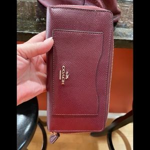 Coach maroon/wine wallet like new